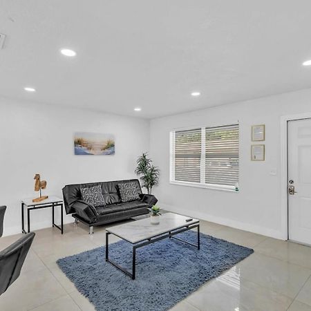 2 Bdrm Modern House Mins From Beach & Casino Hb1 Hallandale Beach Exterior foto