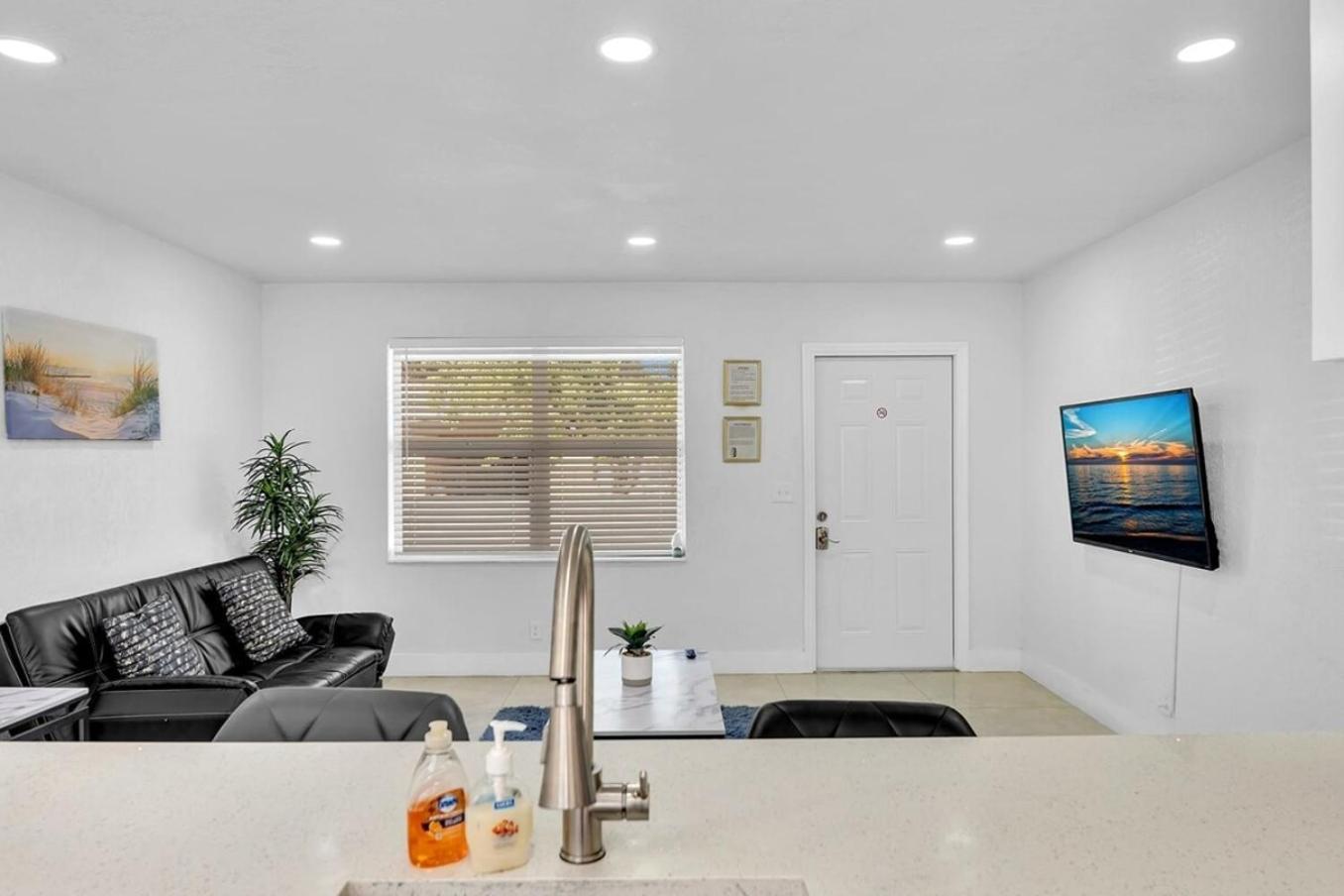 2 Bdrm Modern House Mins From Beach & Casino Hb1 Hallandale Beach Exterior foto