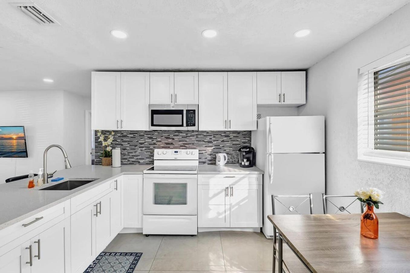2 Bdrm Modern House Mins From Beach & Casino Hb1 Hallandale Beach Exterior foto