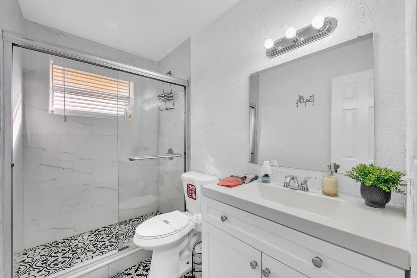 2 Bdrm Modern House Mins From Beach & Casino Hb1 Hallandale Beach Exterior foto